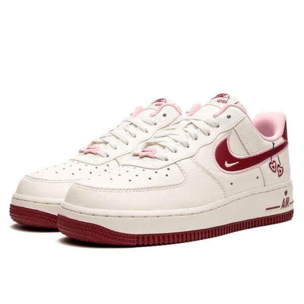 Nike Air Force 1 Low Valentines Day 2023 белые с бордовым кожаные женские (35-40)